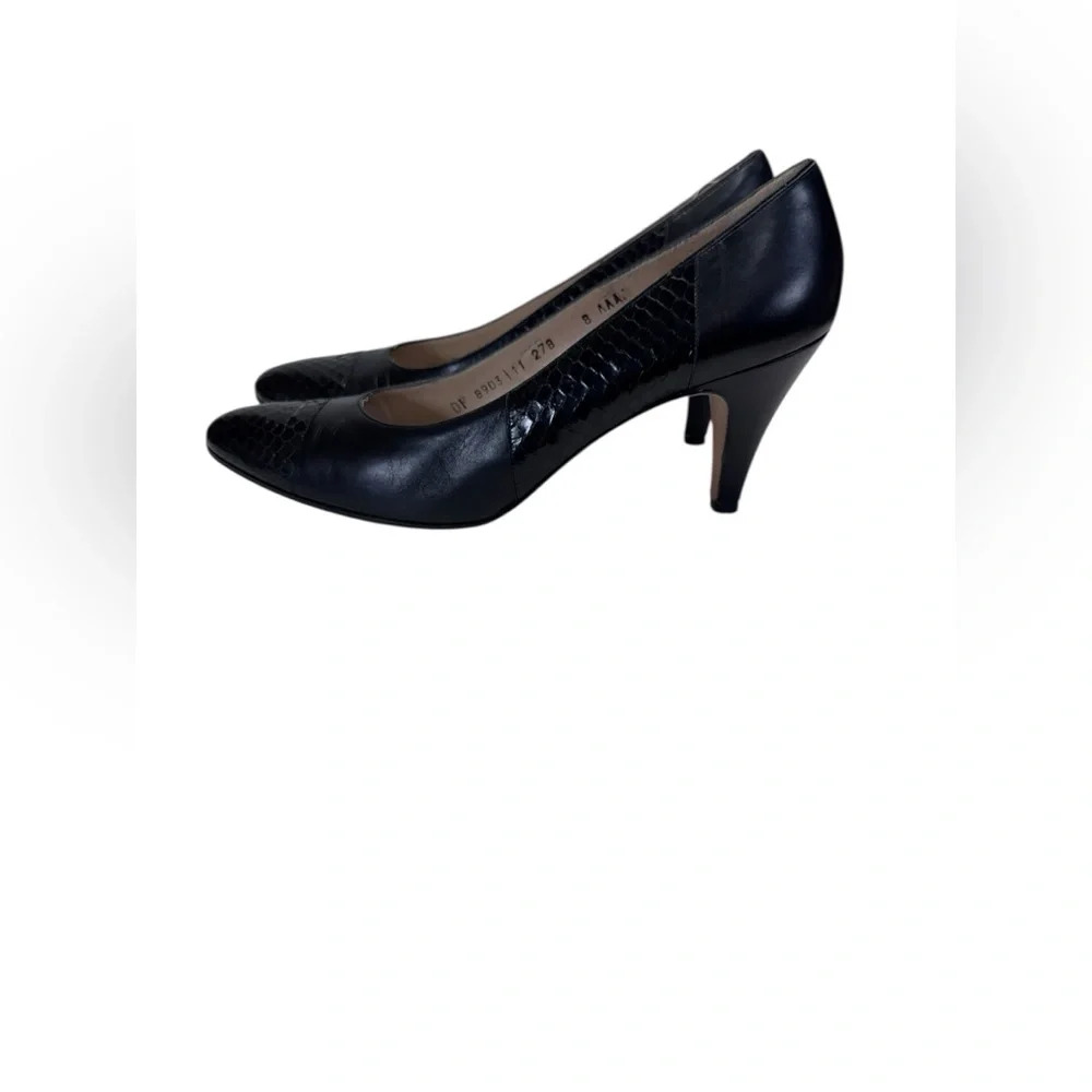 Salvatore Ferragamo .Black Leather Women's Shoes - Picture 2 of 8
